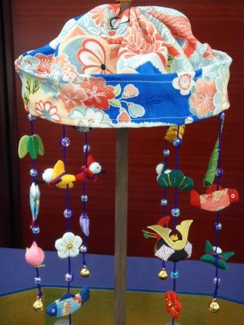 値下！即納♪●新品♪高さ37cm ちりめん五月人形 吊るし輪飾り 兜飾り 日本製 ♪高さ37cm ちりめん五月人形 吊るし輪飾り 兜飾り 京都龍虎堂製